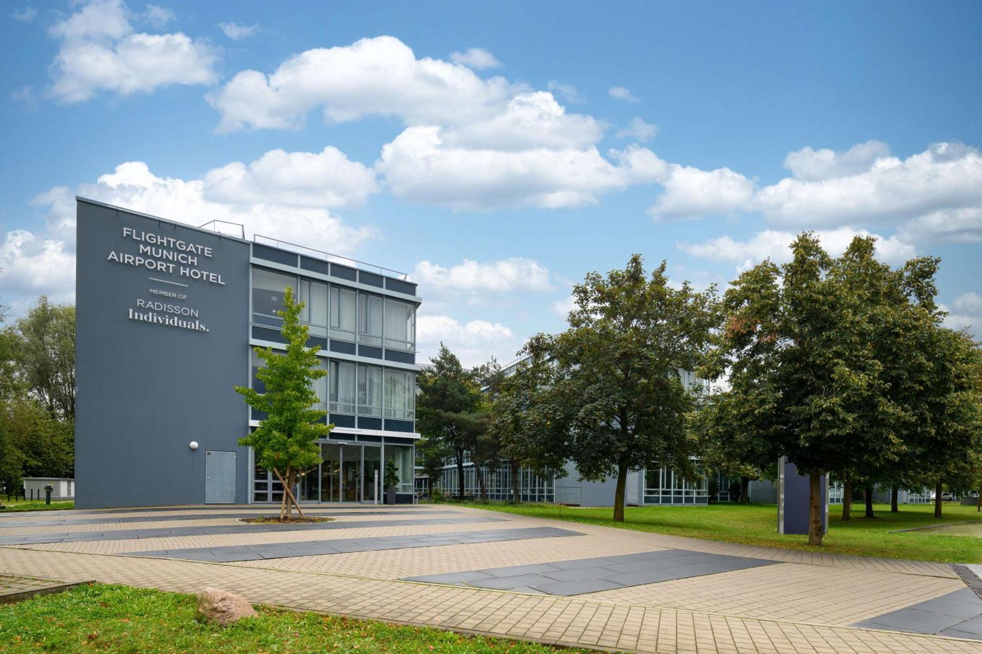Flightgate Munich Airport Hotel, A Member Of Radisson Individuals Hallbergmoos Exteriör bild