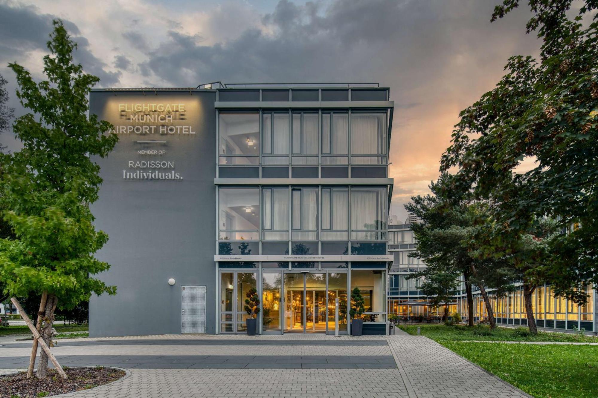 Flightgate Munich Airport Hotel, A Member Of Radisson Individuals Hallbergmoos Exteriör bild